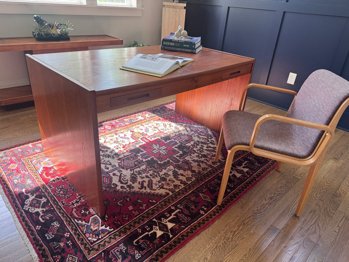 Vintage "Knoll" Chair in Plum Upholstery