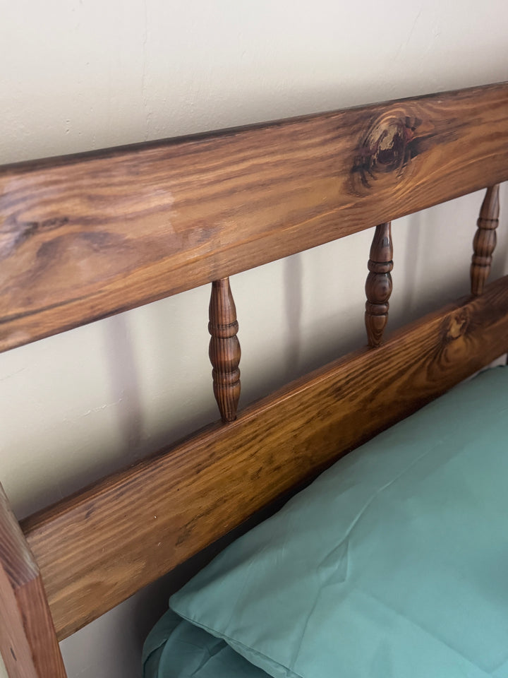 Childrens Knobby Pine Twin Bedframe
