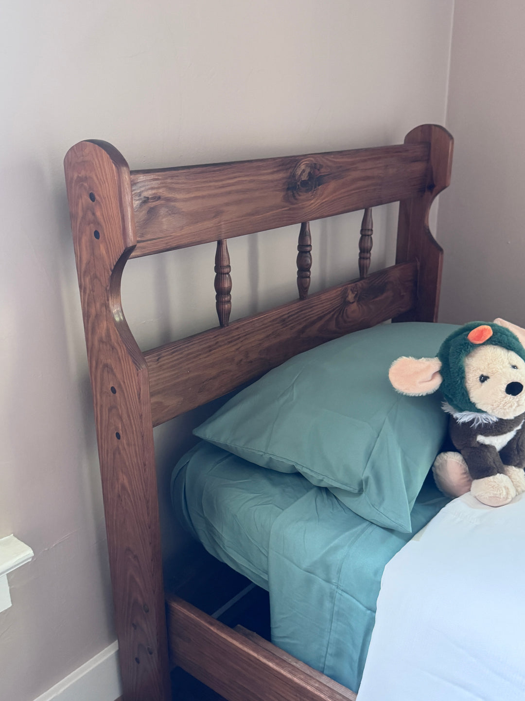 Childrens Knobby Pine Twin Bedframe