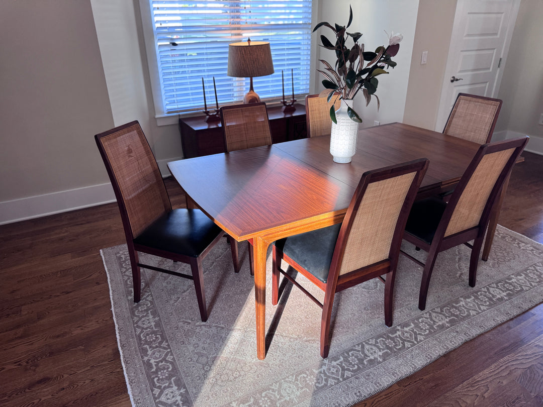 Mid-Century Modern Dining Room Table (with 2 leaves)
