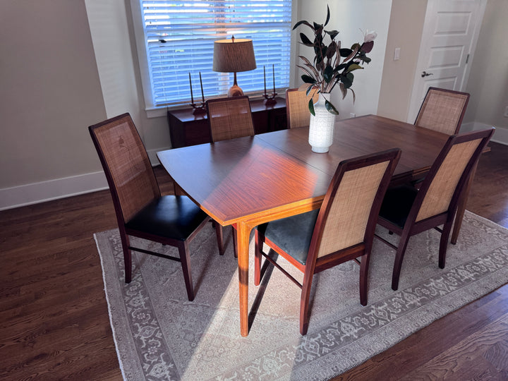 Mid-Century Modern Dining Room Table (with 2 leaves)