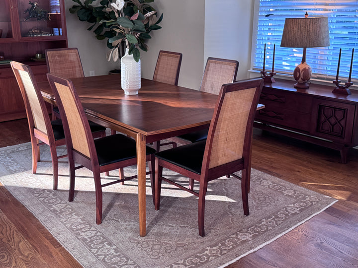 Mid-Century Modern Dining Room Table (with 2 leaves)