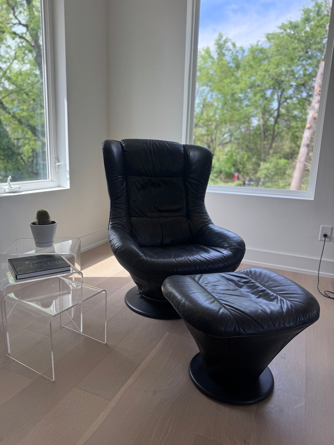 Vintage Black Leather Swivel Chair with Ottoman